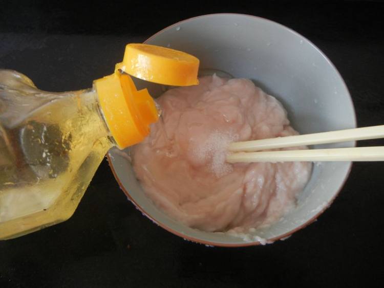 草鱼丸子步骤11