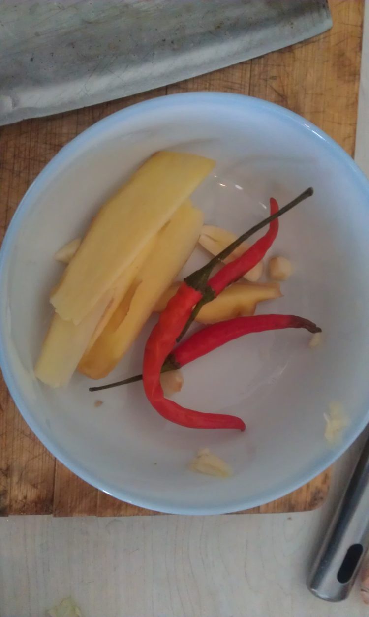 香辣草鱼炖豆腐步骤1