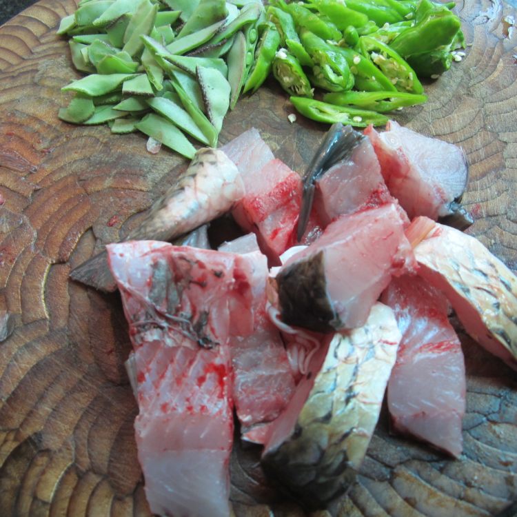 扁豆煮鱼步骤2