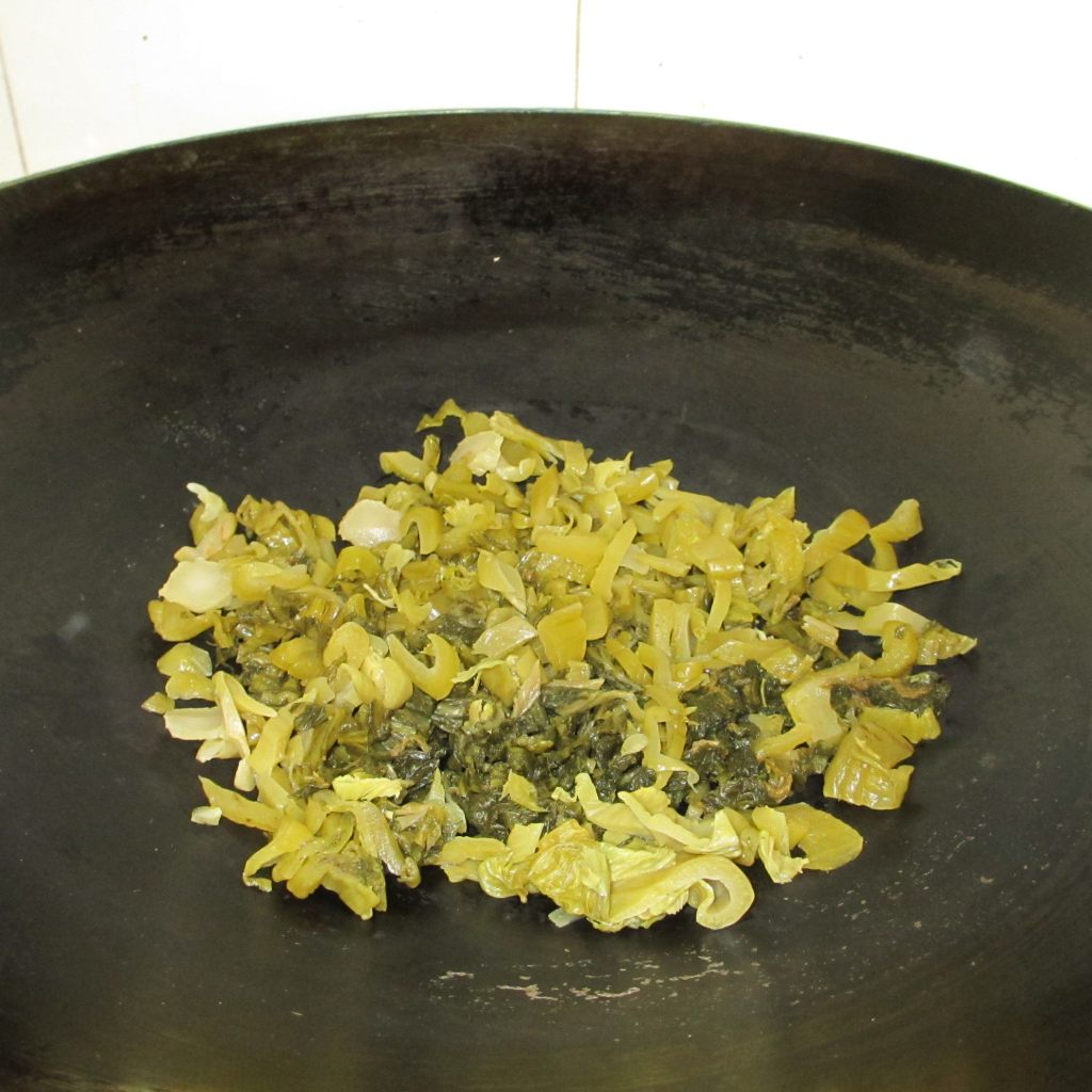 酸菜煮鱼步骤4
