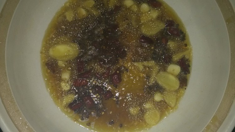 洋葱香菇鱼煲步骤3