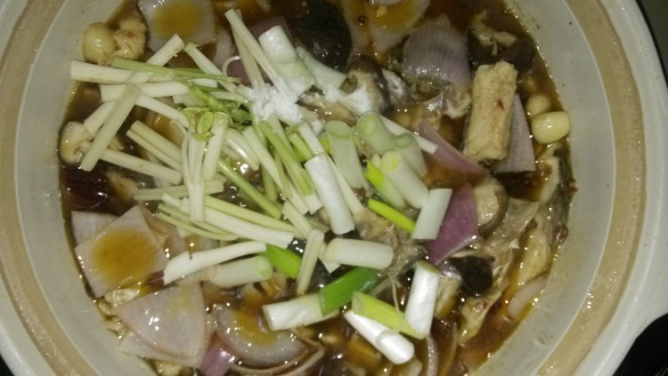 洋葱香菇鱼煲步骤10