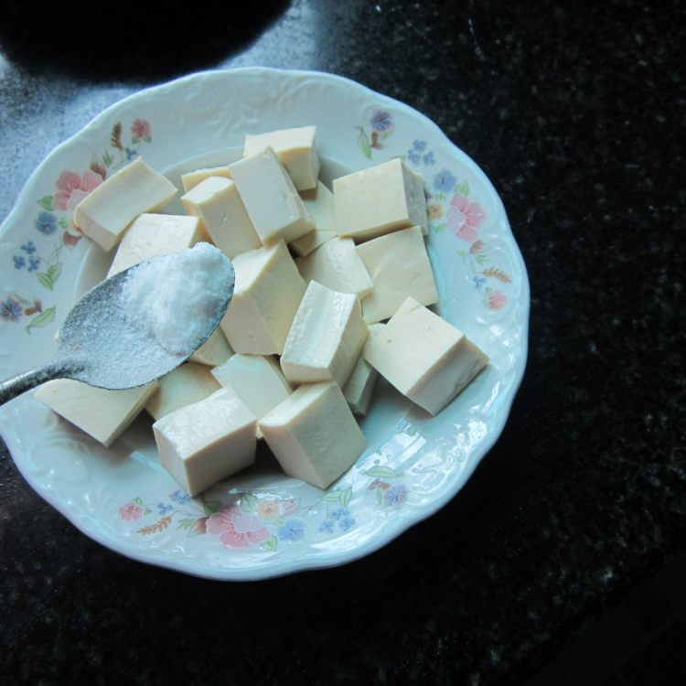 孜然鱼香豆腐步骤3
