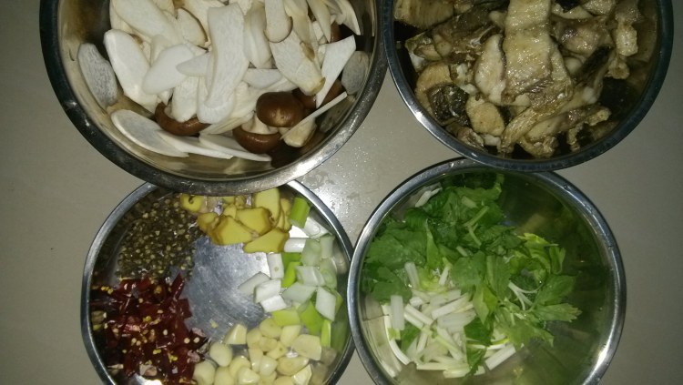 菌类红烧鱼步骤3