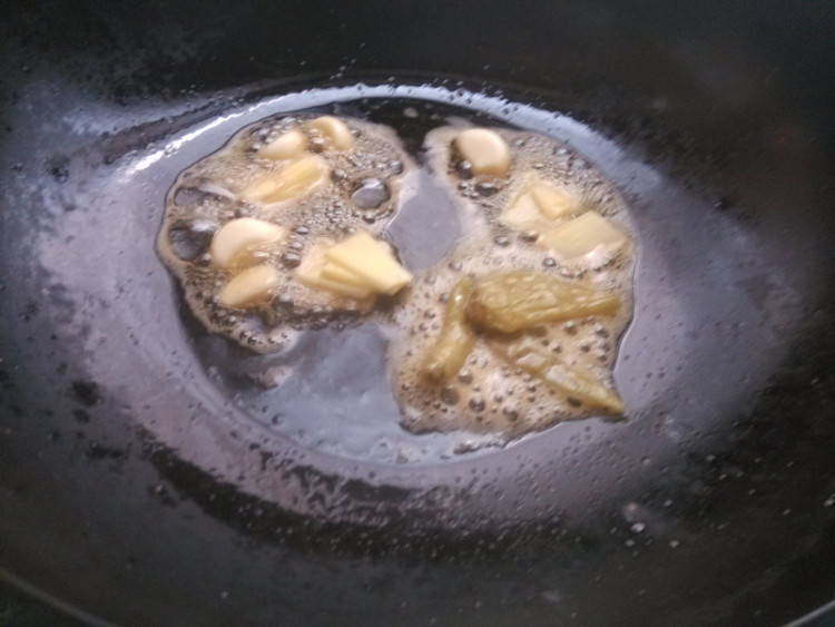 豆腐炖鱼步骤6