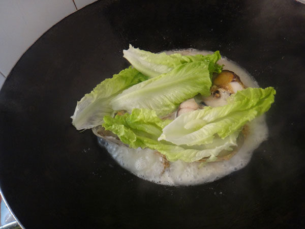 草鱼生菜汤步骤6