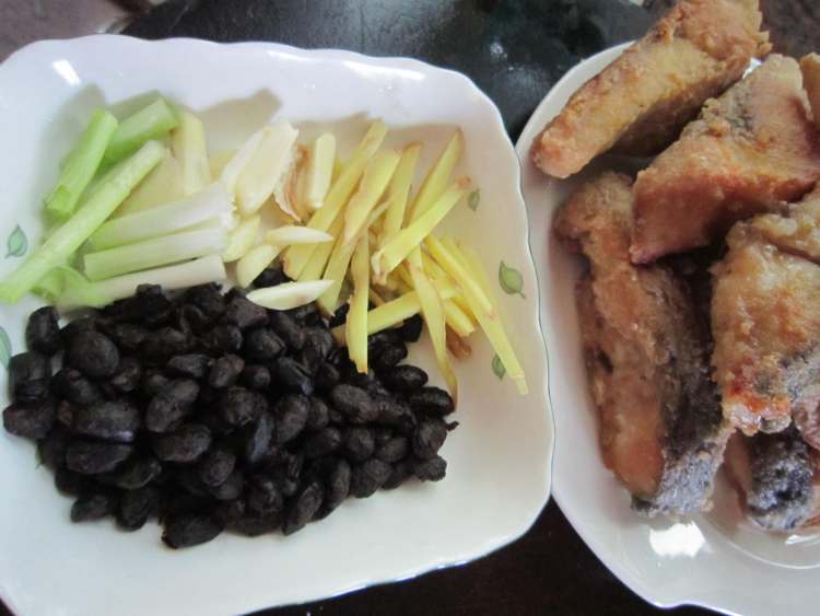 豆豉烧鱼块步骤5