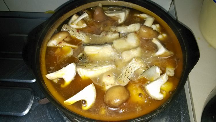 砂锅香菇鱼块煲步骤8