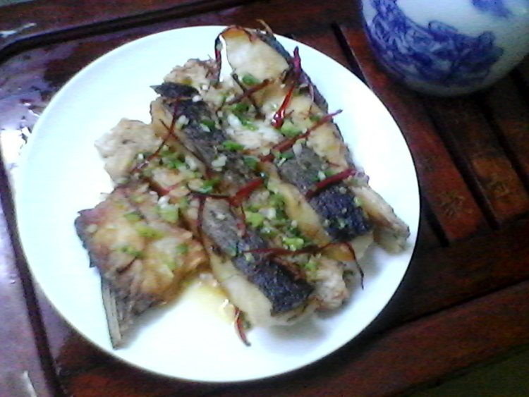 葱香酒鱼步骤7
