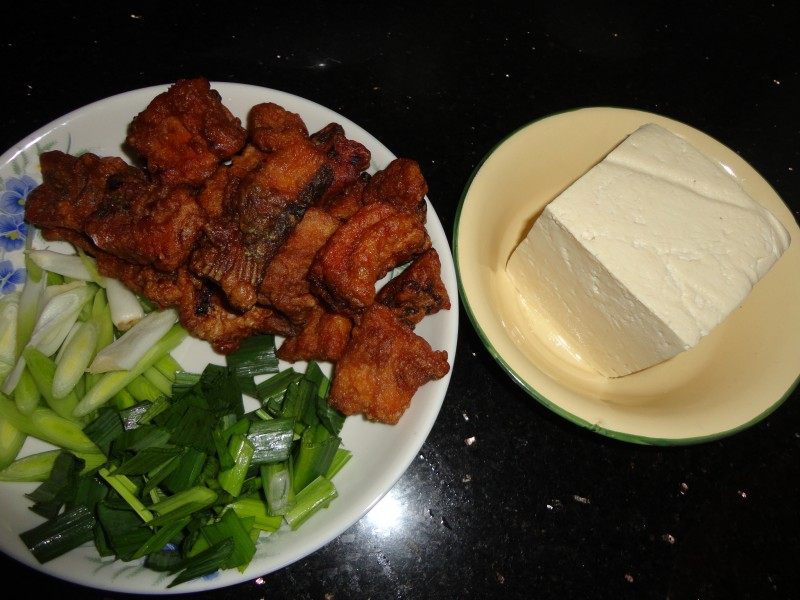 草鱼焖豆腐步骤1