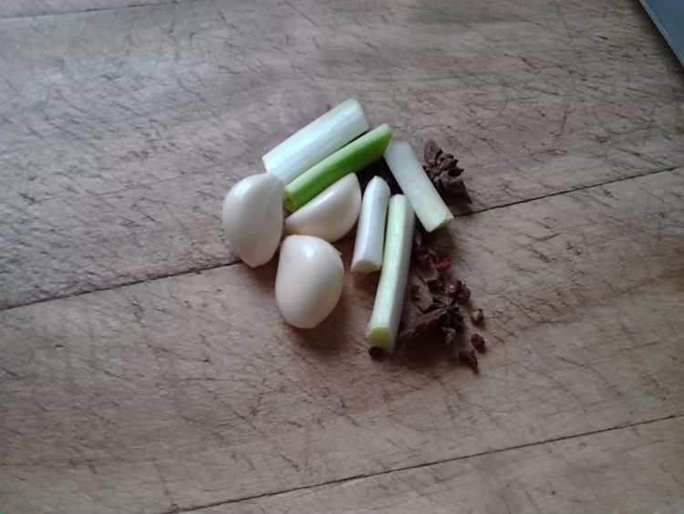 红烧草鱼段步骤3