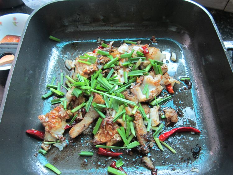 茶油煮鱼步骤9