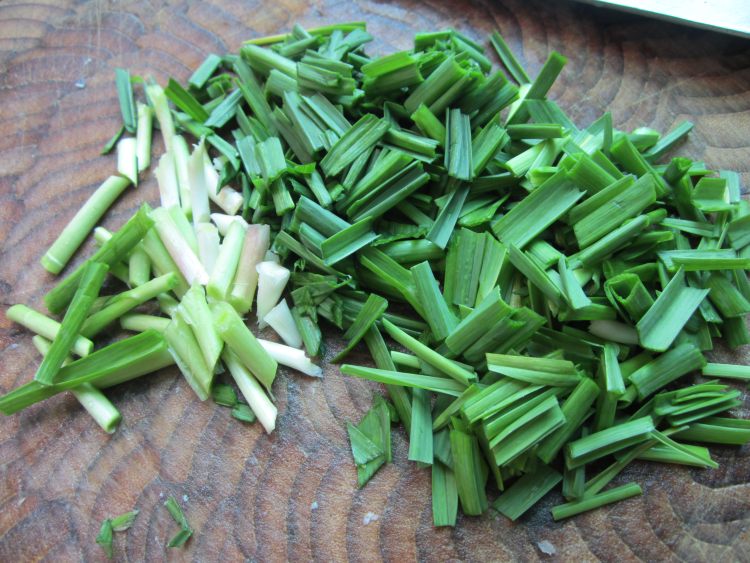 大蒜煮鱼步骤5