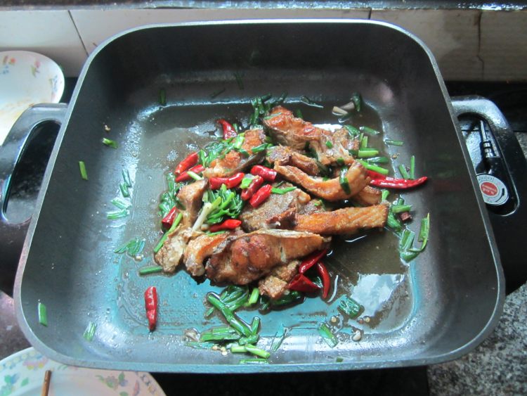 大蒜煮鱼步骤12
