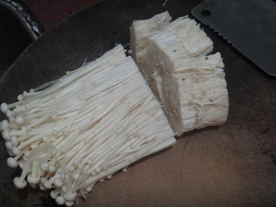 金针菇草鱼汤步骤3
