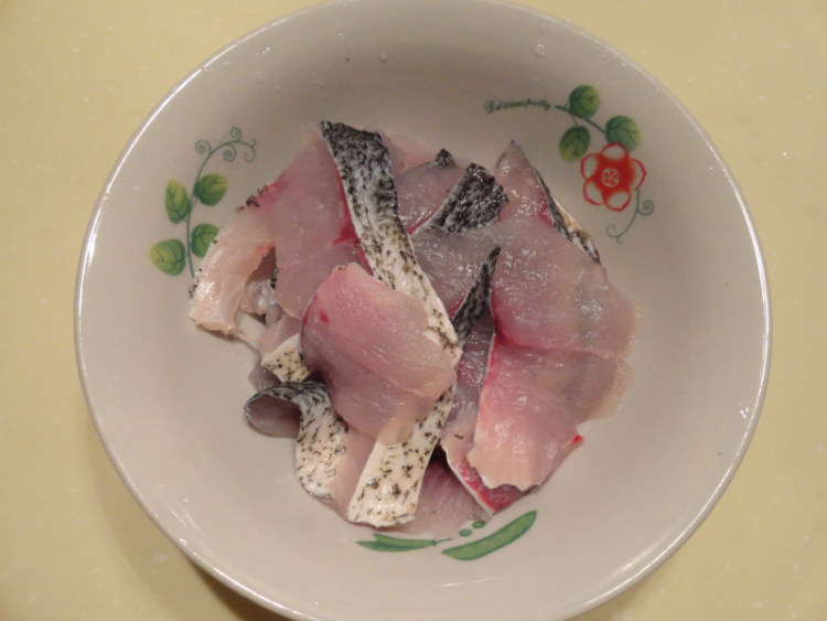 酸菜片片鱼步骤1