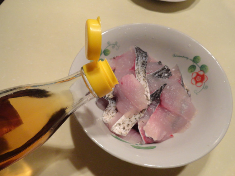 酸菜片片鱼步骤3