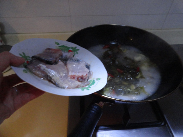 酸菜片片鱼步骤12
