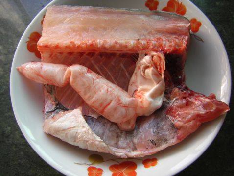 榄角蒸草鱼步骤1
