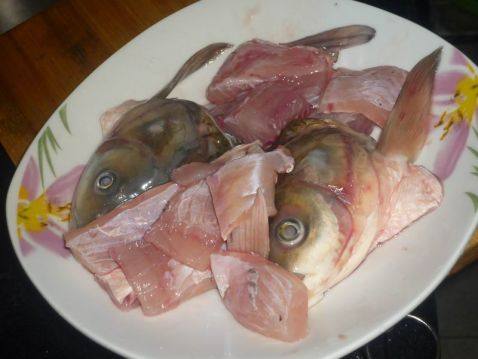 豆腐焖鱼步骤1