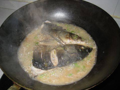 鲜黄豆焖鱼步骤7