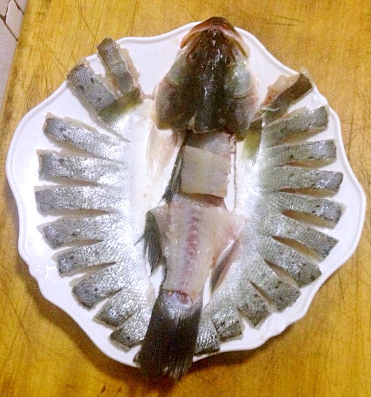 清蒸豆豉鲈鱼步骤4