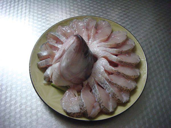 清蒸孔雀开屏鱼步骤5