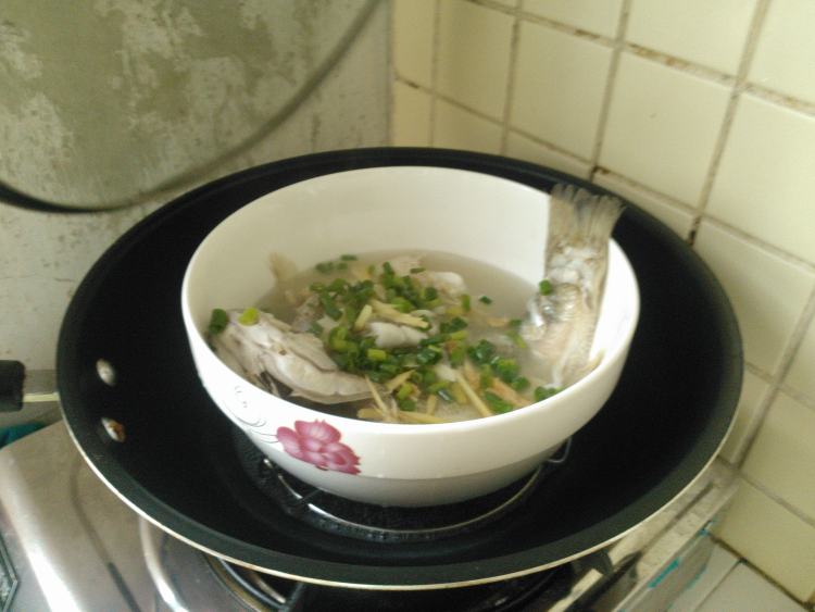 清炖鲈鱼步骤5