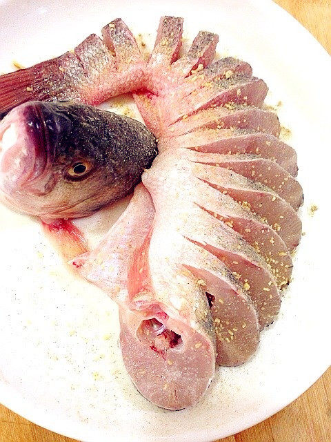 清蒸开屏鲈鱼步骤8