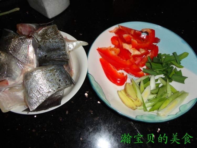 鲈鱼菜椒步骤1