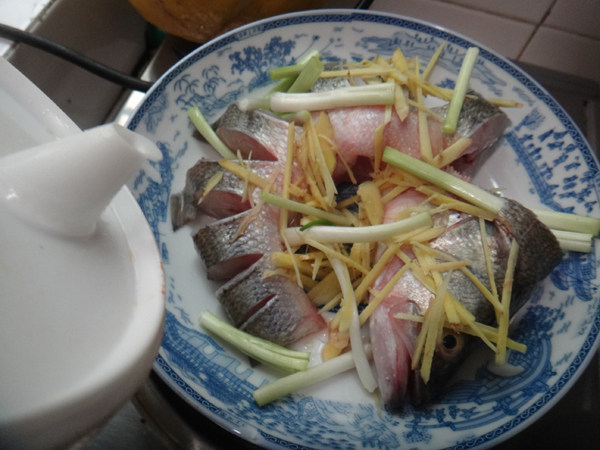 蒸开屏鱼步骤4