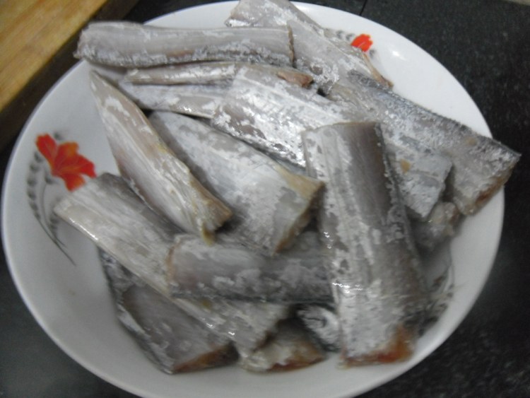 豆豉烧带鱼步骤1