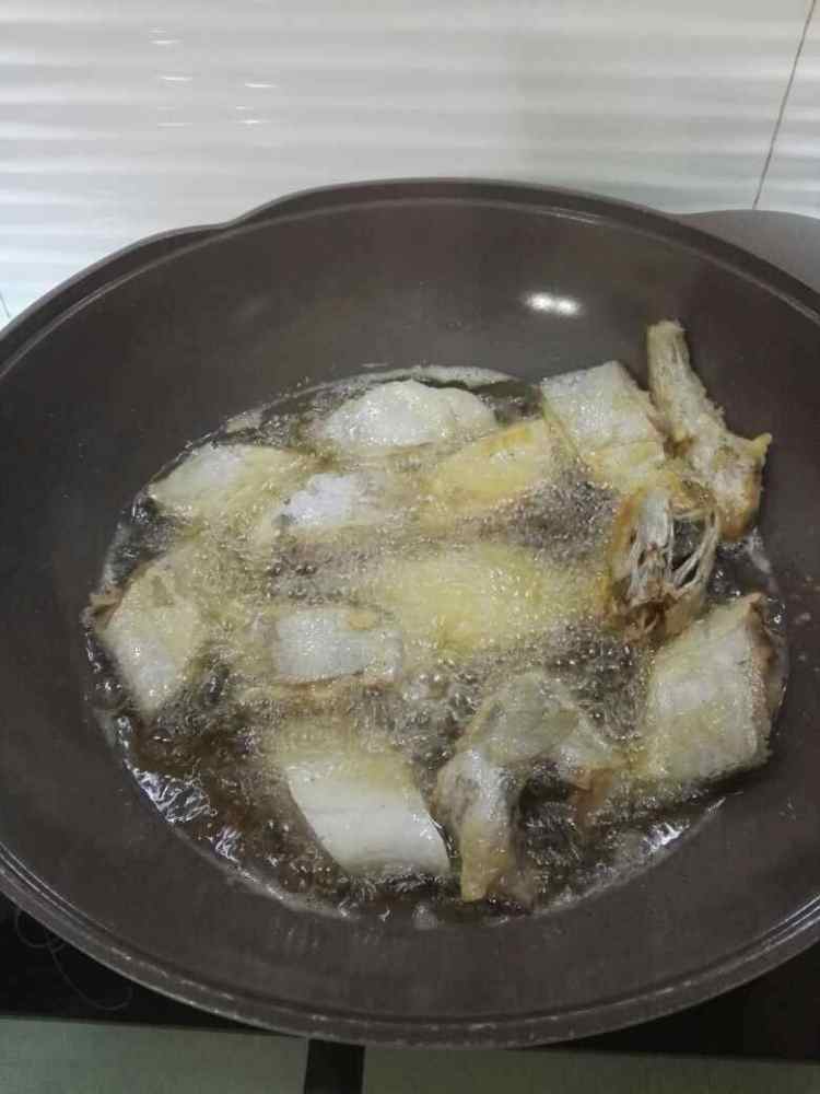 孜然带鱼步骤8