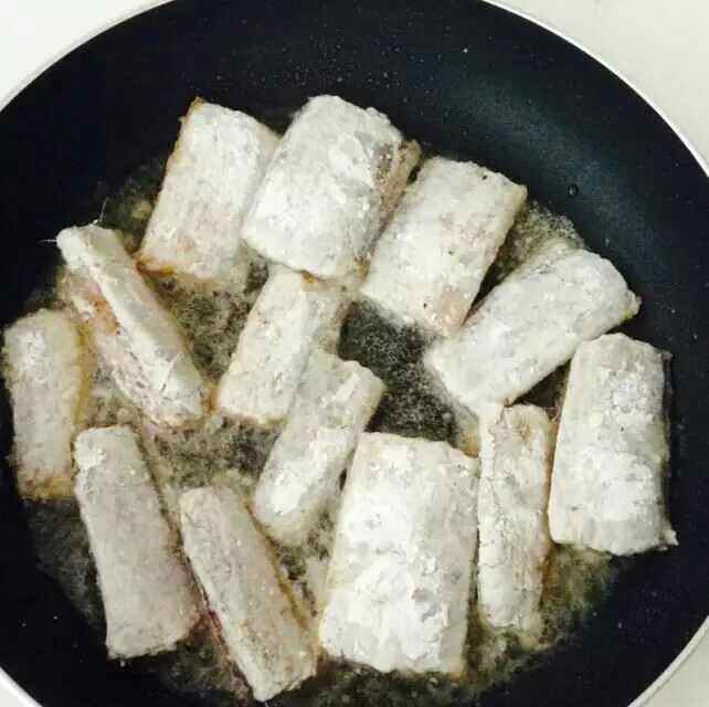 红烧茄子配刀鱼步骤6