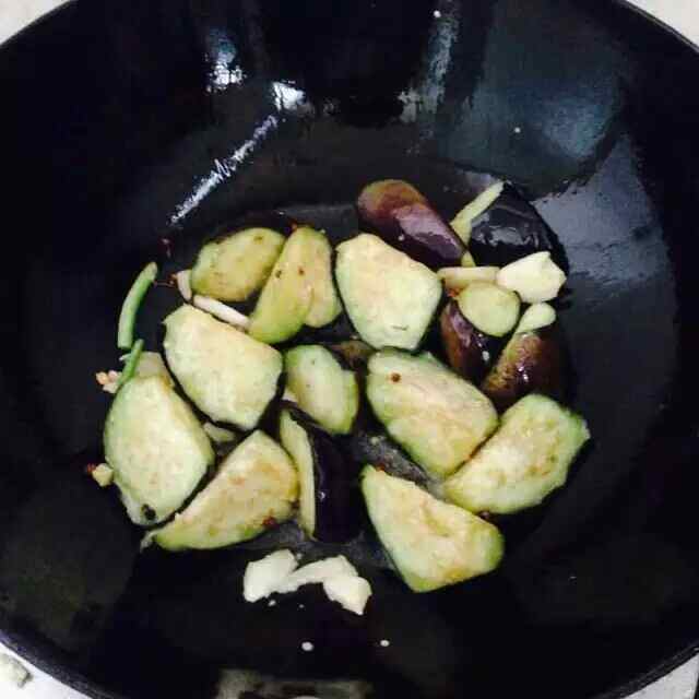 红烧茄子配刀鱼步骤10