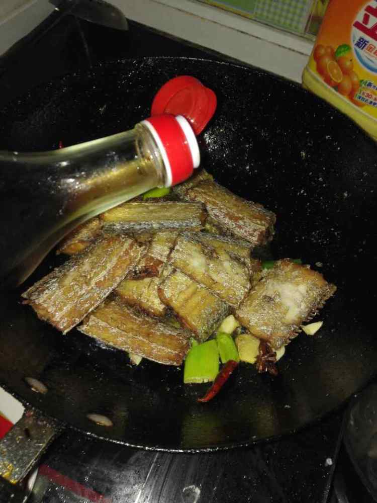 炖带鱼步骤8
