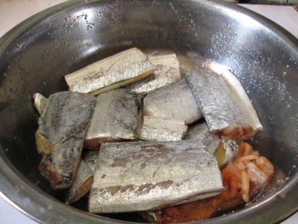 带鱼烧木耳豆腐步骤2