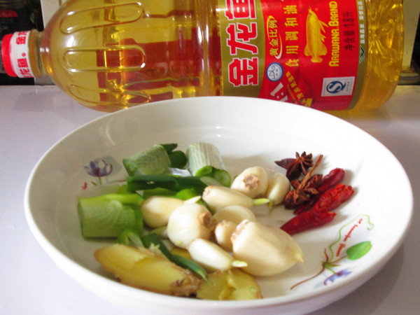 带鱼烧木耳豆腐步骤3