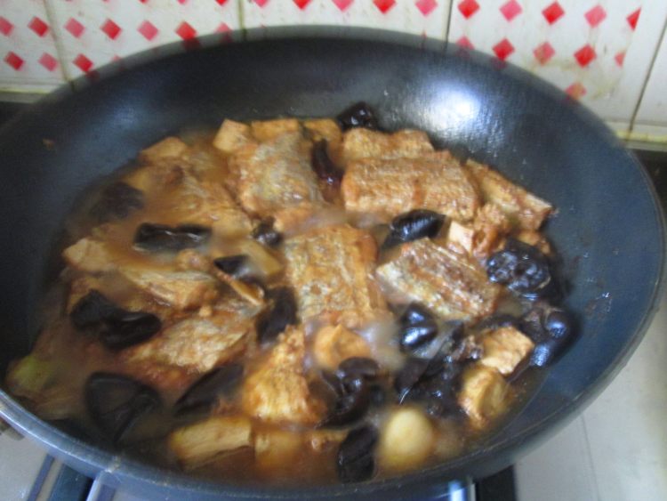 带鱼烧木耳豆腐步骤14