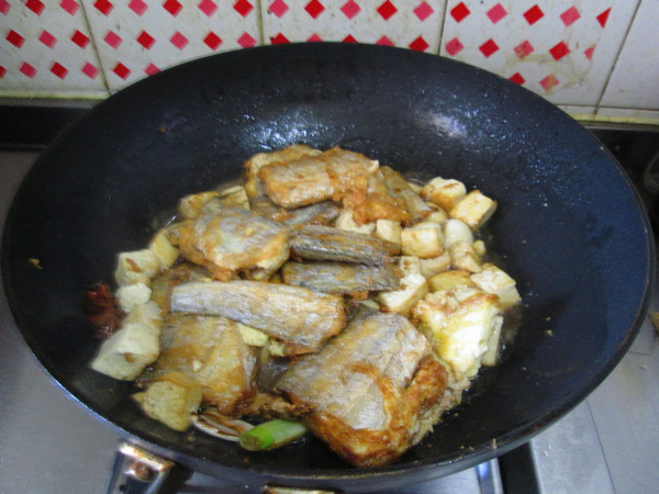 带鱼烧木耳豆腐步骤11