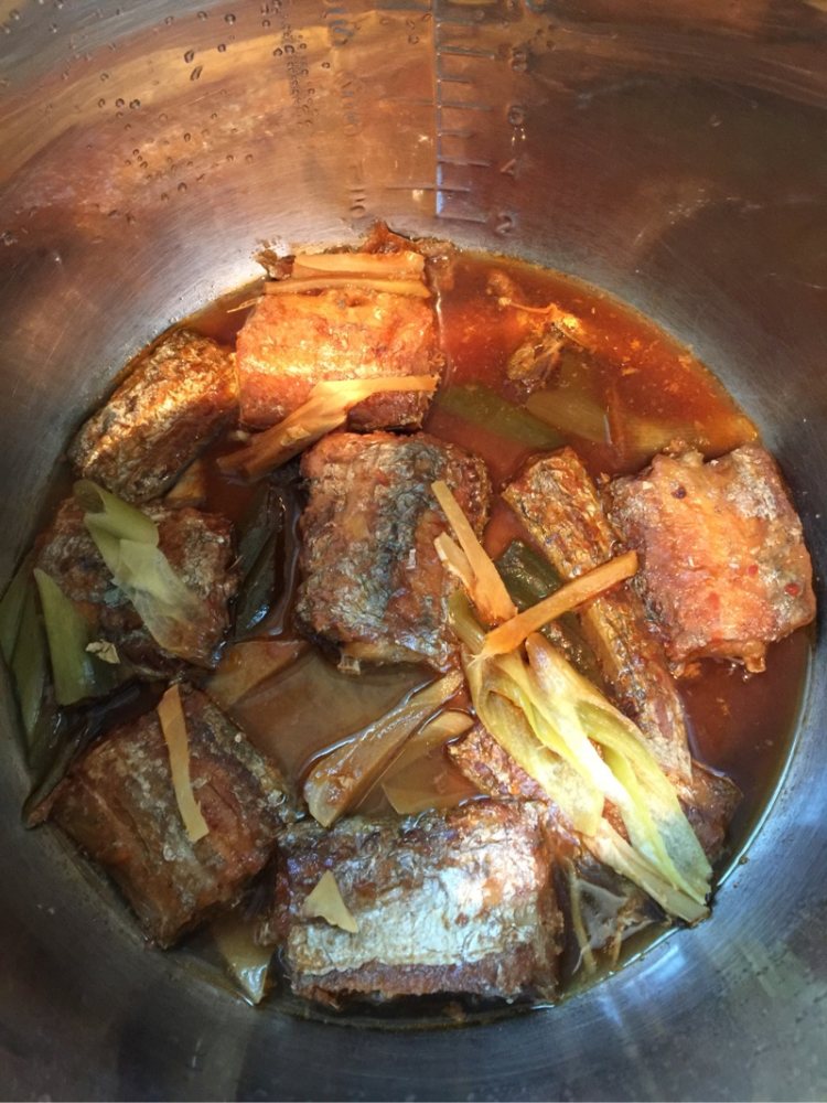 蕃茄酥焖带鱼步骤5