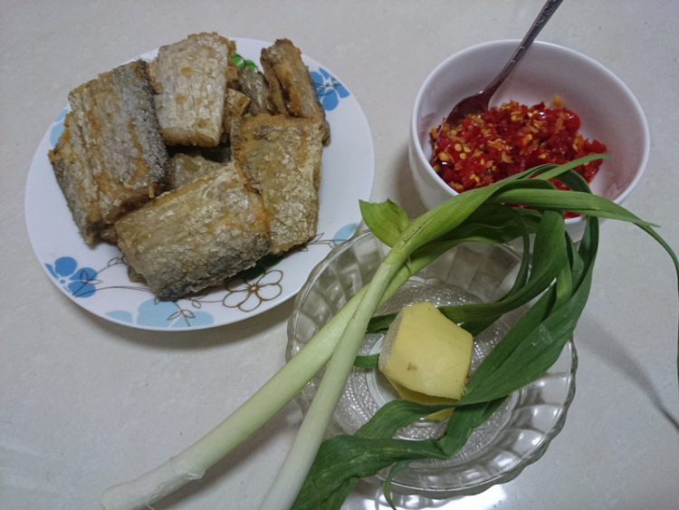 剁椒烧带鱼步骤3