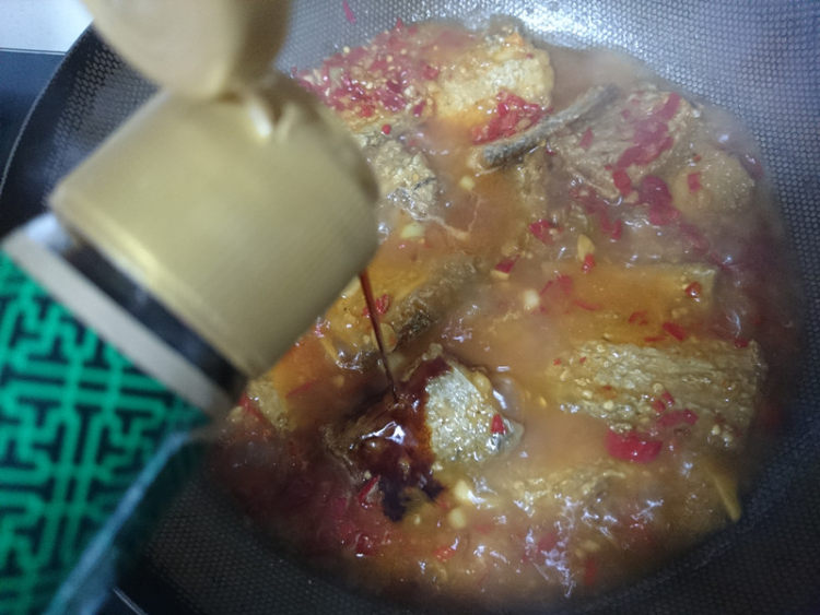 剁椒烧带鱼步骤11