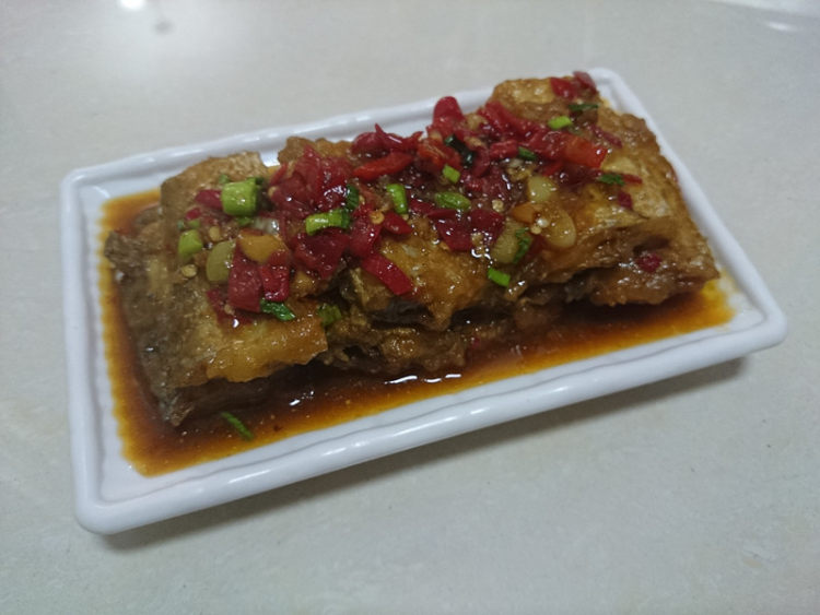 剁椒烧带鱼步骤13