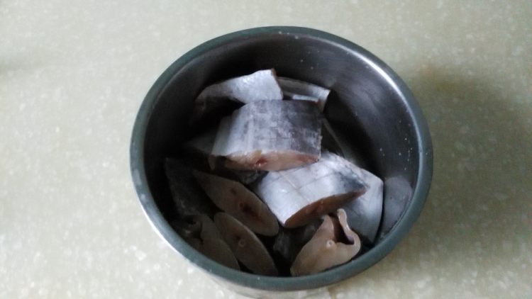 五香带鱼步骤1
