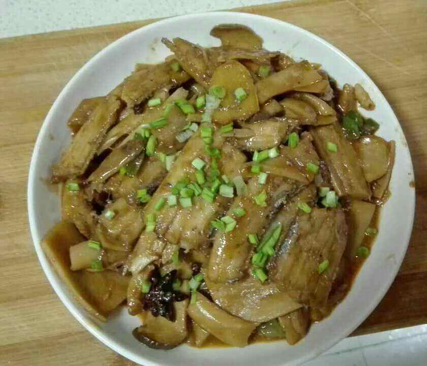 杏鲍菇炖带鱼步骤6