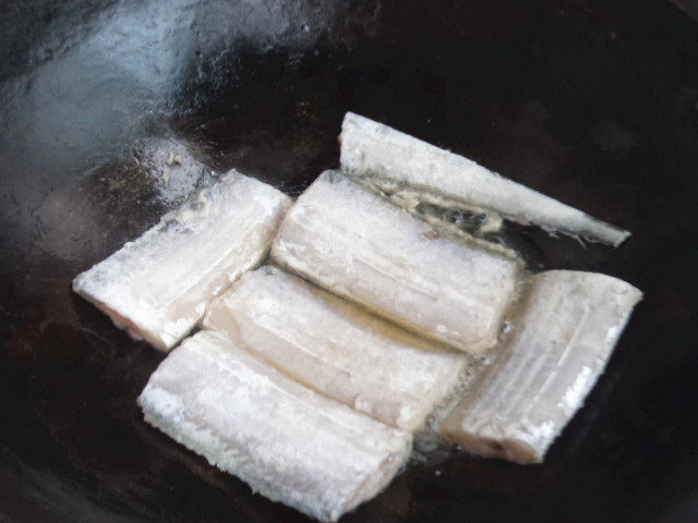 番茄带鱼步骤3