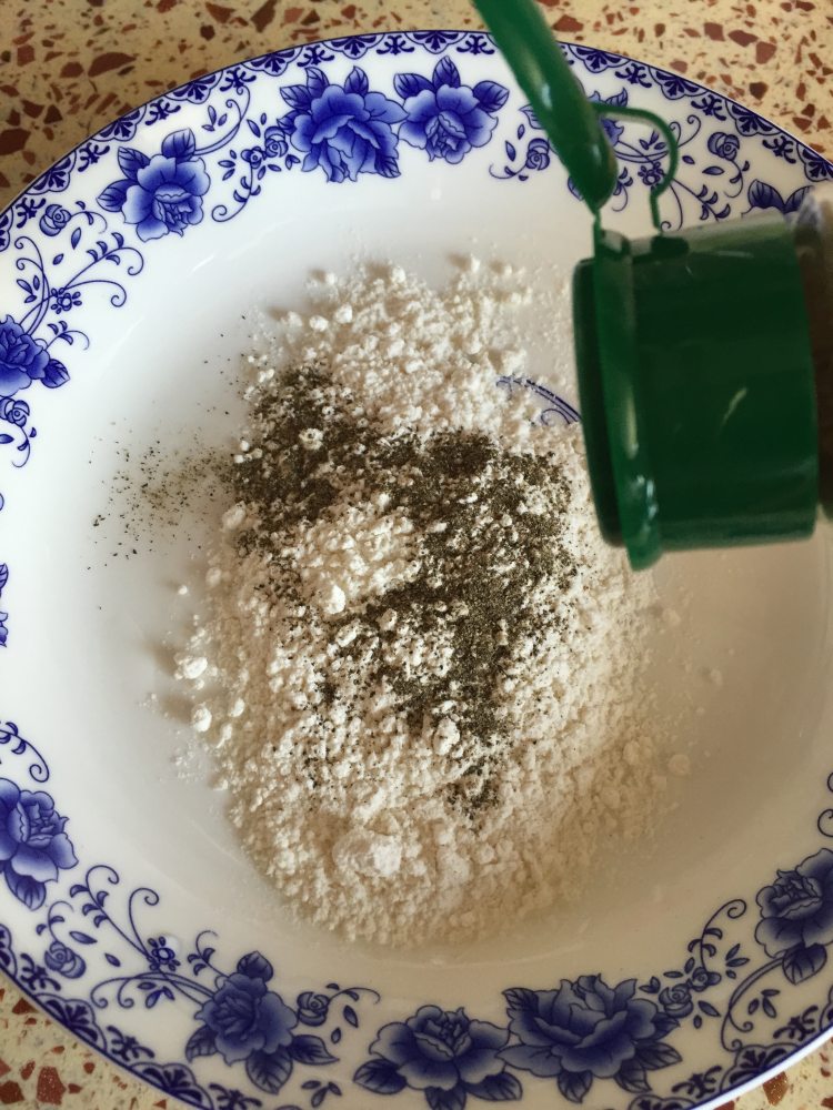 椒盐干煎带鱼步骤2