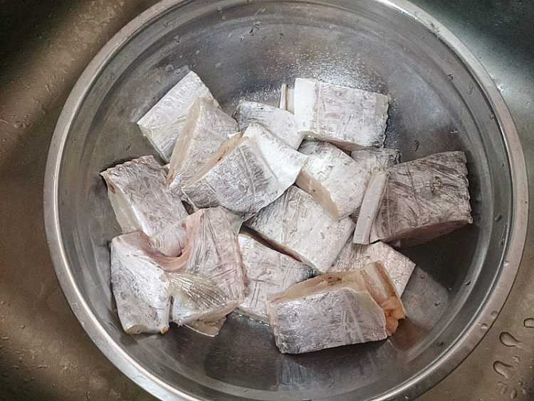 南乳汁烧带鱼步骤1