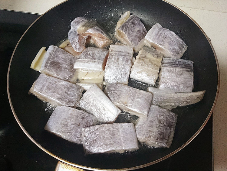 南乳汁烧带鱼步骤5